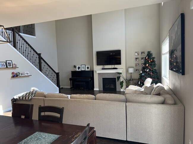 Foto del edificio - 10330 Driftwood Ave