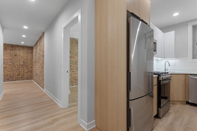 Building Photo - 7383 N Damen Ave