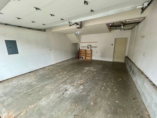 Foto del edificio - 2049 Alabama St