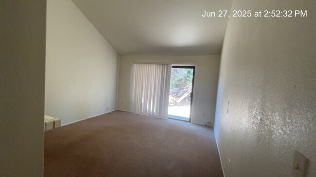 Foto del edificio - Spacious 2 Story Home!