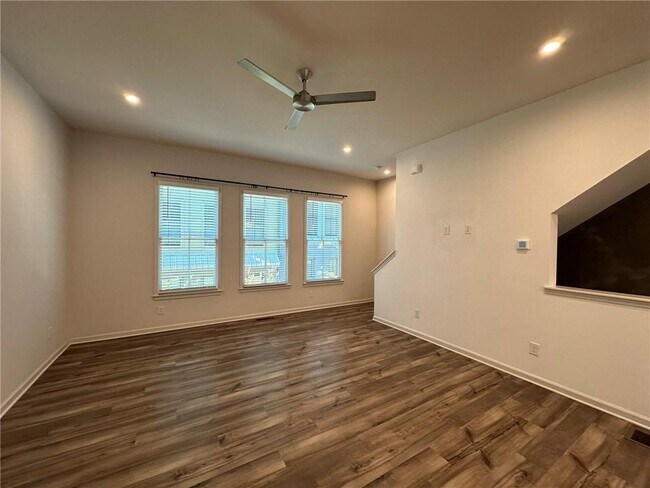 Building Photo - 719 Perch Pl