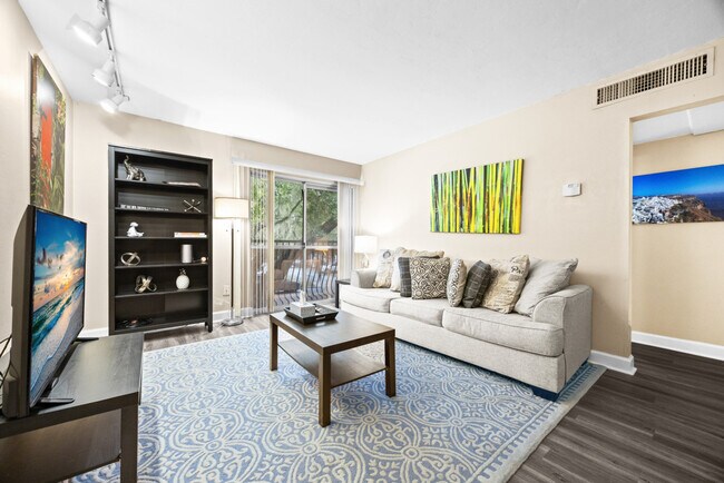 Building Photo - 1700 SW 16th Ct