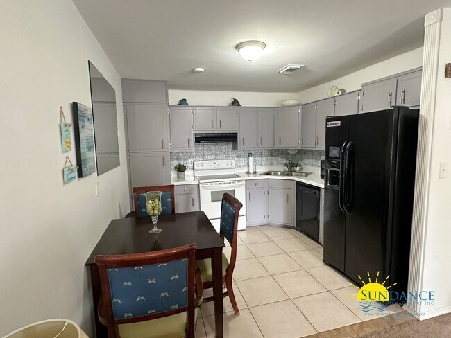 Foto del edificio - Fully Furnished Condo in Gulf Breeze!
