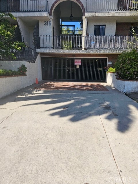 Building Photo - 315 S Harvard Blvd
