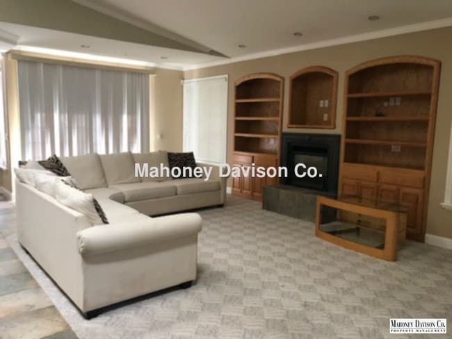 Building Photo - 101 Cervantes Ct