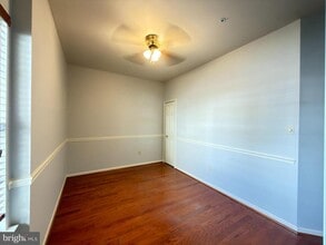Building Photo - 1426 Nutwood Ct