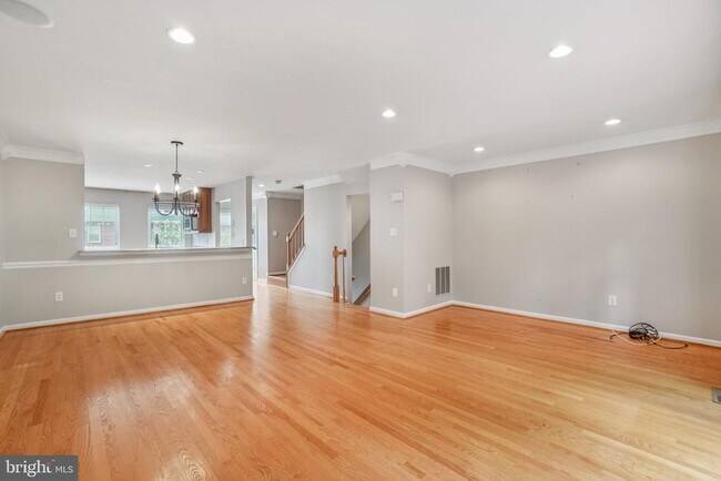 Foto del edificio - 1253 Quaker Hill Dr