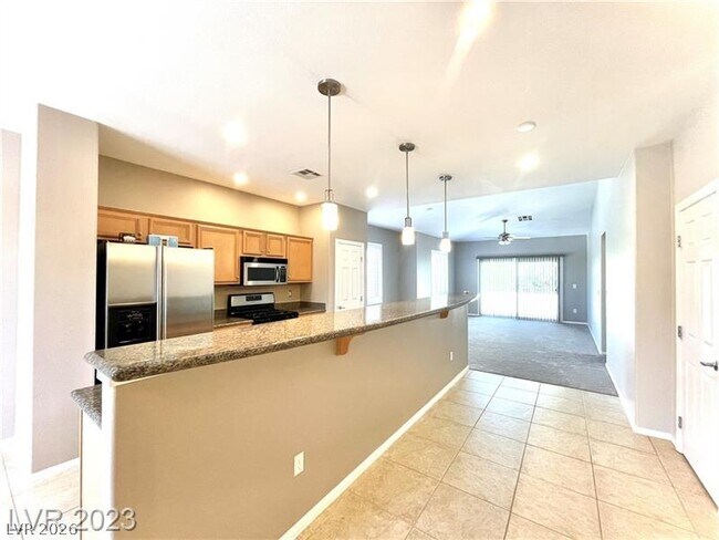 Foto del edificio - 800 Peachy Canyon Cir