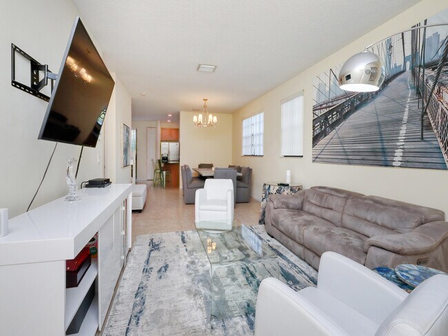 Building Photo - 102 Astor Cir