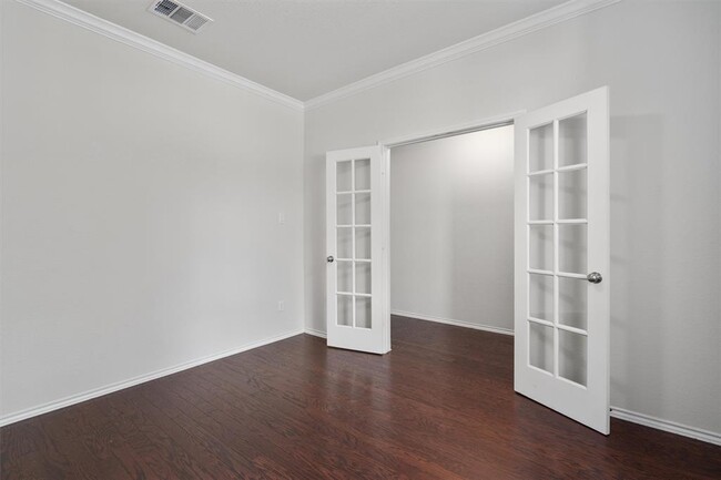 Building Photo - 153 Carlina Lp
