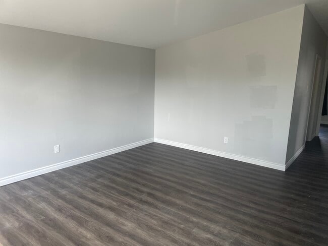 Building Photo - 3 Bedroom Main Floor on East Mountain