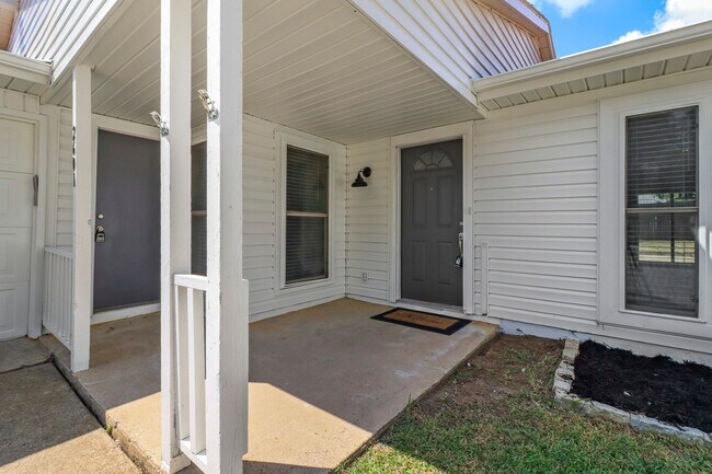 Foto del edificio - 2601 Knoll Trail
