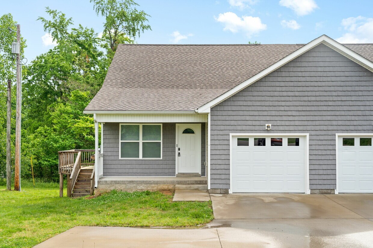 Primary Photo - 1709 Evans Rd