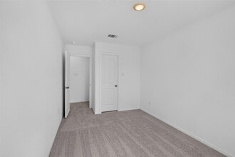 Building Photo - 10406 Rocky Trl
