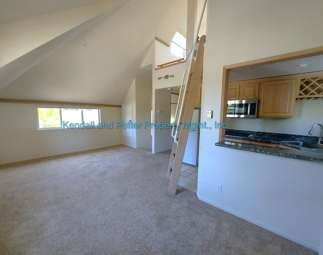 Building Photo - Spacious 1 bedroom loft in Santa Cruz