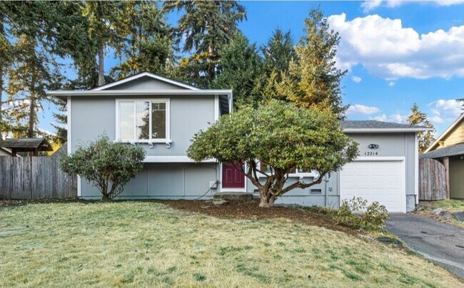 House Front - 12214 NE 136th Pl