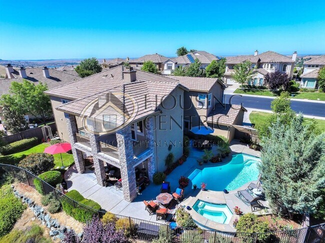 Building Photo - Serrano Executive 4bd/4.5ba Executive Home with Pool, Spa & 4-Car Garage!