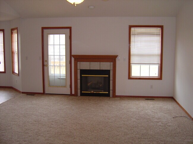 Foto del edificio - OZARK - 5003 N. 9TH ST. - NO PETS - CALL OFFICE FOR SHOWING INFORMATION