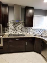 Foto del edificio - 651 NW 42nd Ct