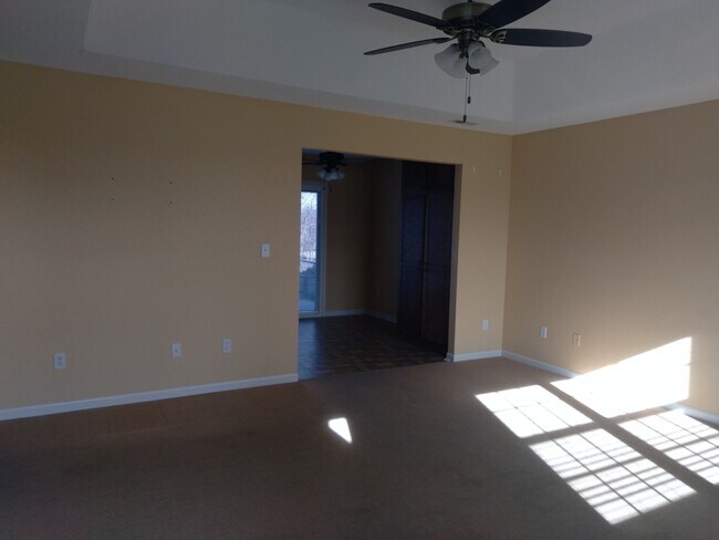 Building Photo - 1731 Sunrise Dr