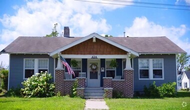 Building Photo - 424 W Cedar St