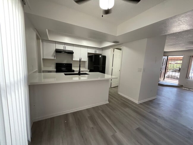 Photo - Townhome - newly remodeled kitchen - priva...