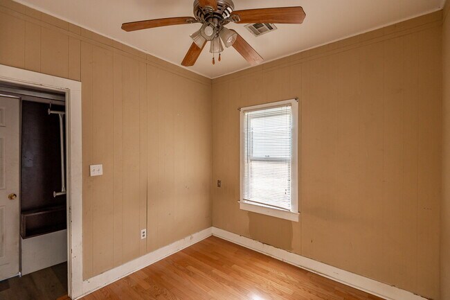 Foto del edificio - 2 bedroom for Lease