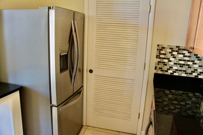 Cocina - 526 St Paul St