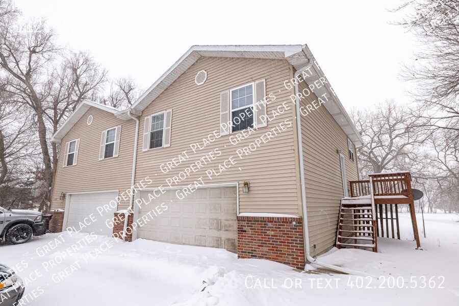 Foto principal - 3 Bed 2 Bath Double Stall Garage Available...