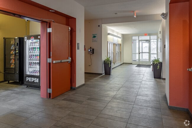 Lobby Photo - Sienna Green Apartments