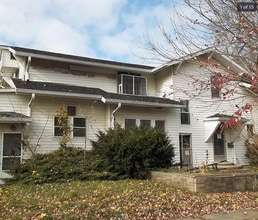 Building Photo - 600 S 16th St