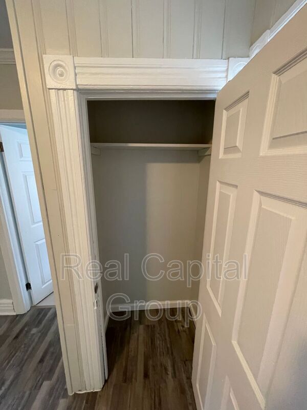 Building Photo - 1043 Helderberg Ave