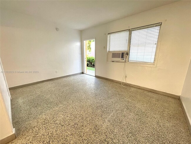 Foto del edificio - 1330 NW 6 St