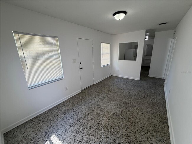 Building Photo - 2109 S Mills Ave