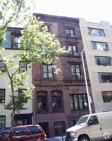 Primary Photo - 72 Irving Pl