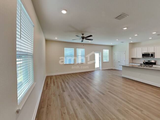 Foto del edificio - 1076 Grafton Ridge Dr