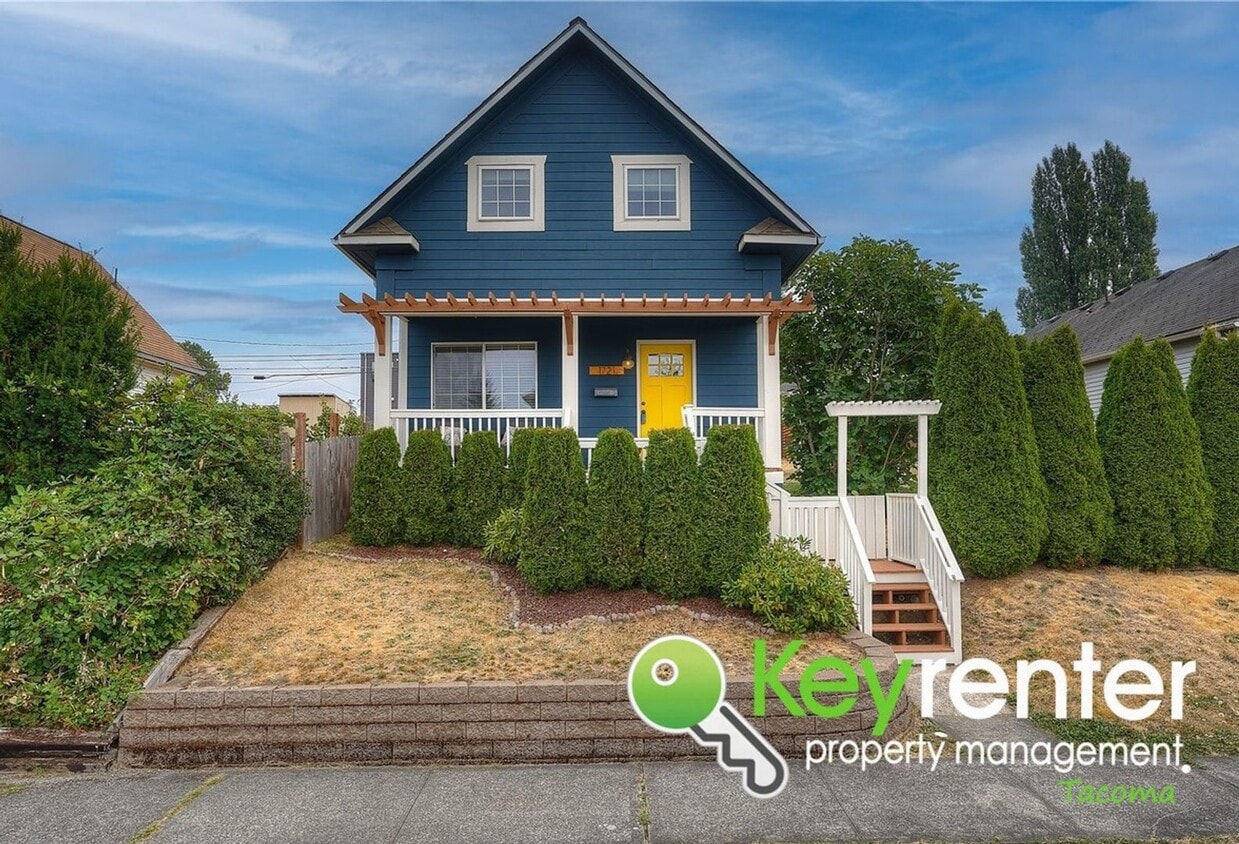 Primary Photo - Captivating Multi-level 4Bed/2Bath Tacoma ...