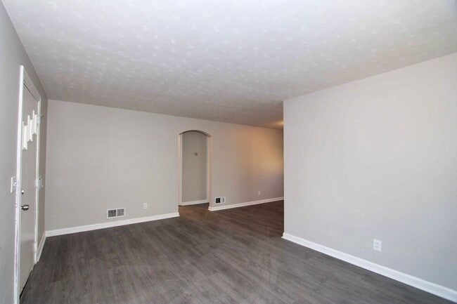 Foto del edificio - 4 bed 1 bath Updated Home