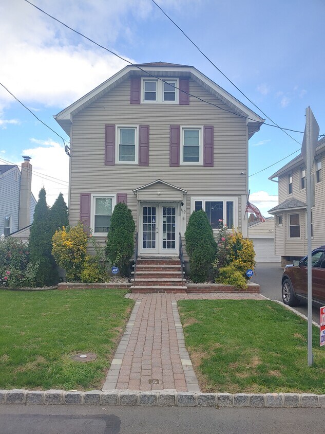 2 family house - 119 Valley Rd