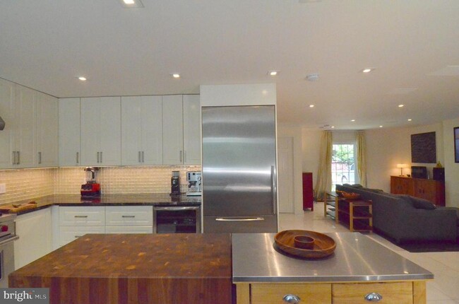 Foto del edificio - 9401 Tobin Cir