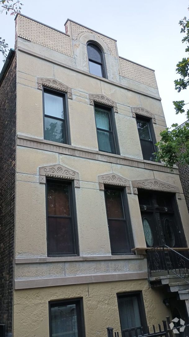 Building Photo - 1529 W Cullerton St