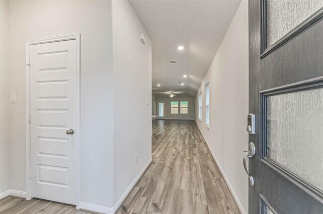 Building Photo - 17590 Rosette Grass Dr
