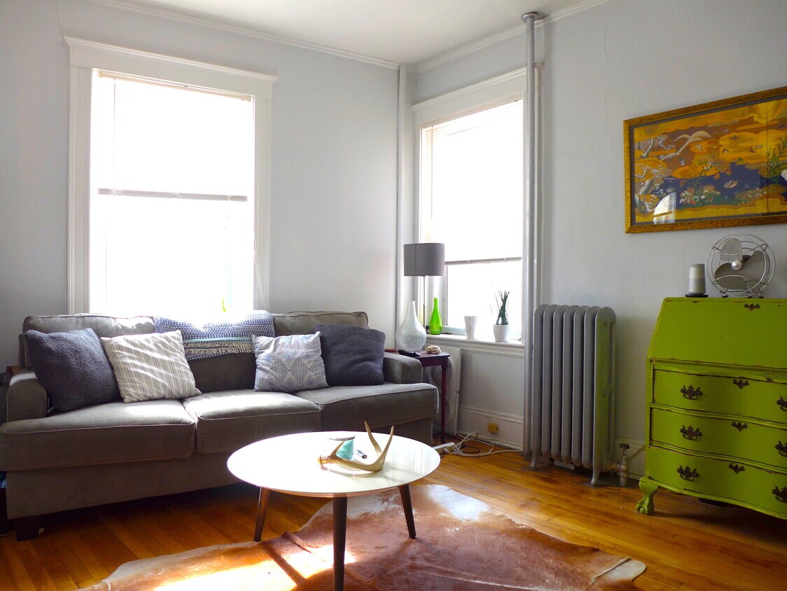 Primary Photo - 128 Coolidge St