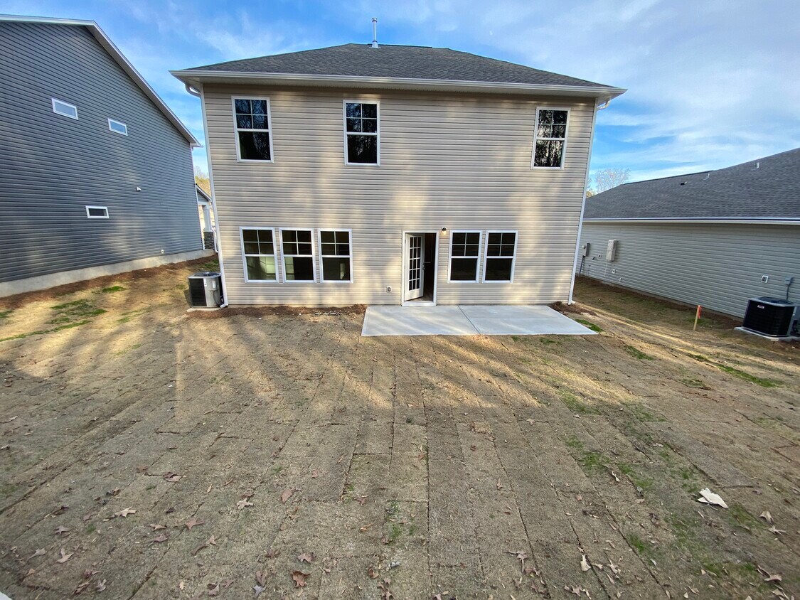 Building Photo - 272 Carvel Trl