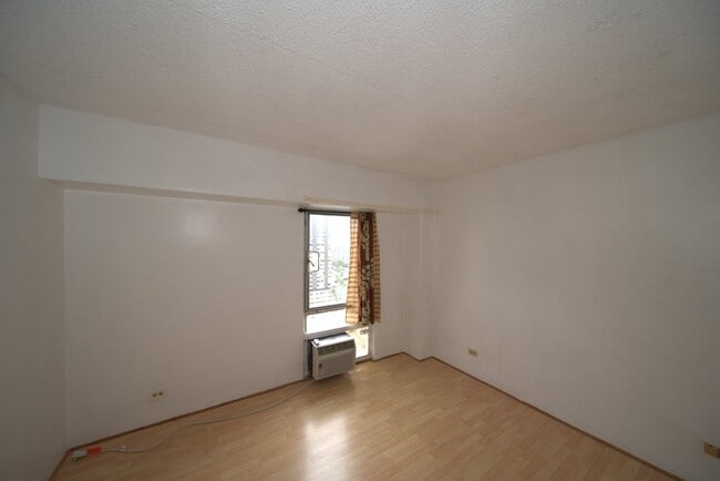 Building Photo - 430 Keoniana St