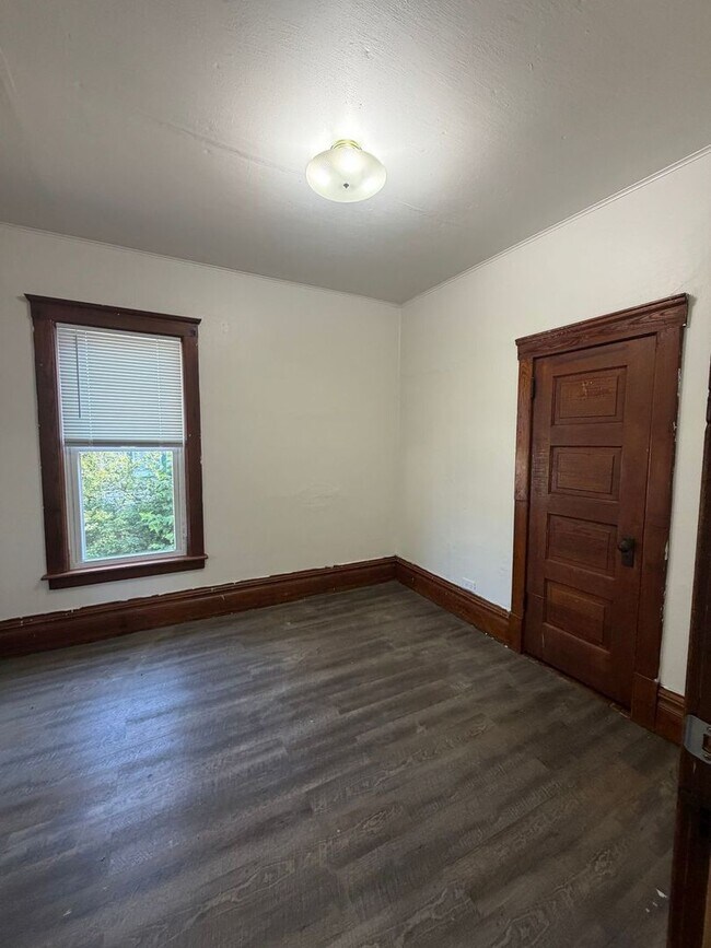 Foto del edificio - 733 Garfield Ave