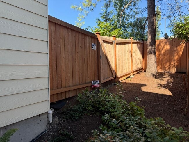 Building Photo - 18016 12th Ave NE