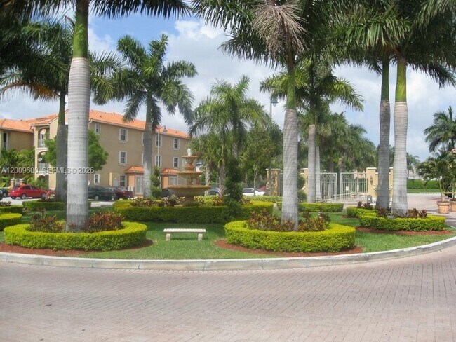 Foto del edificio - 6630 NW 114th Ave