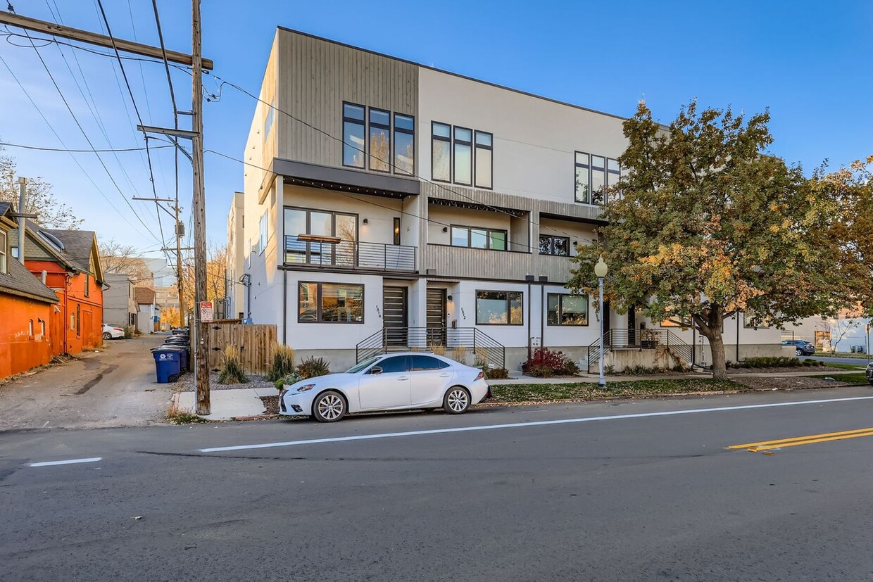 City Park West Home Available Immediately! - City Park West Home Available Immediately!