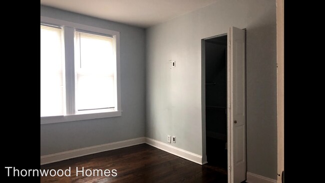 Building Photo - 4 br, 1.5 bath House - 1024 W. 87th St.